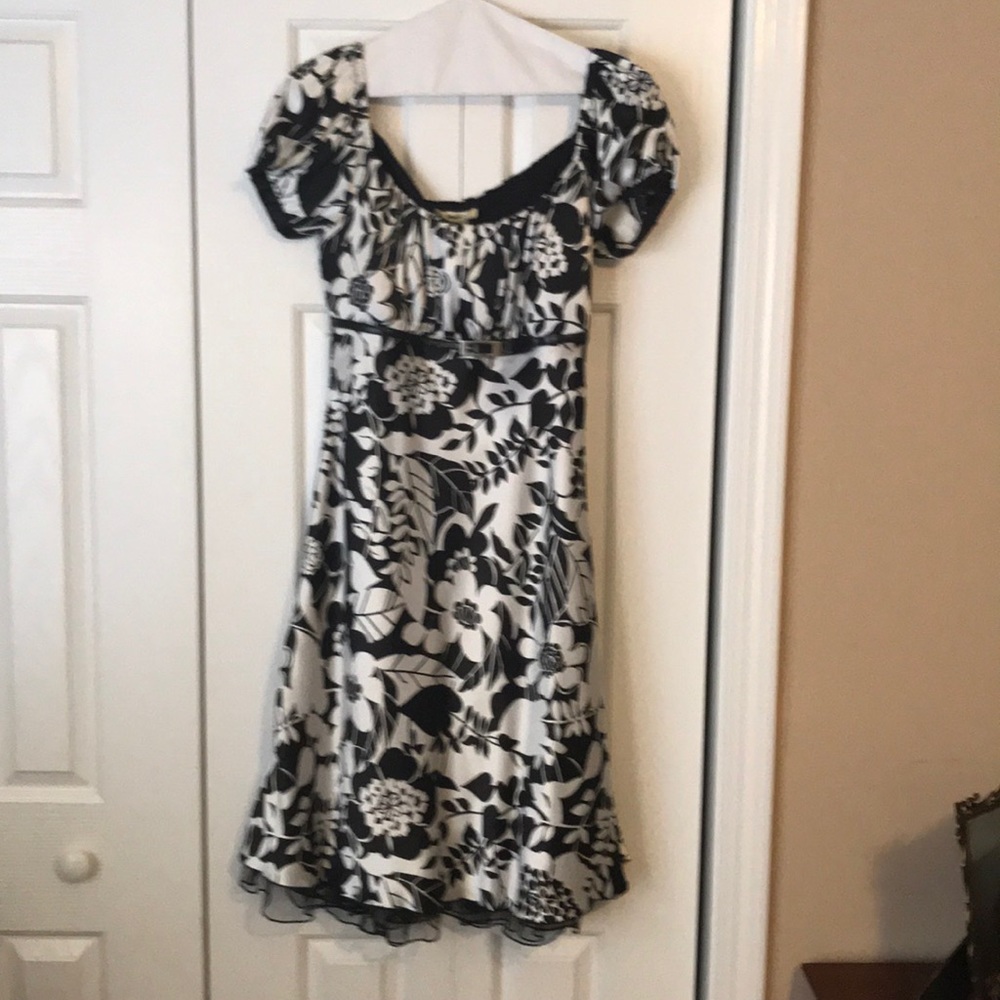 Dress-size 5-6. Worn 1 time to middle school dance